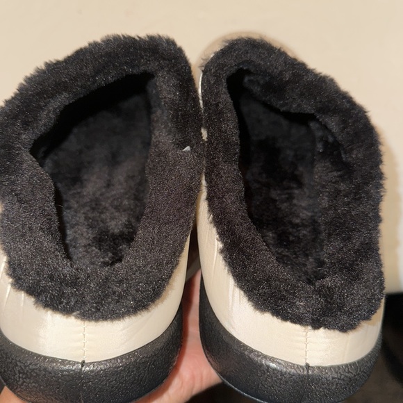 GO Comfy Memory Foam Slipper Plush Fleece Lined Shoe Size 43 EU Beige Black NEW - Picture 11 of 14